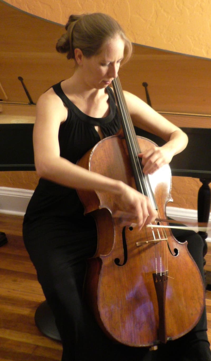 Malina Rauschenfels with cello